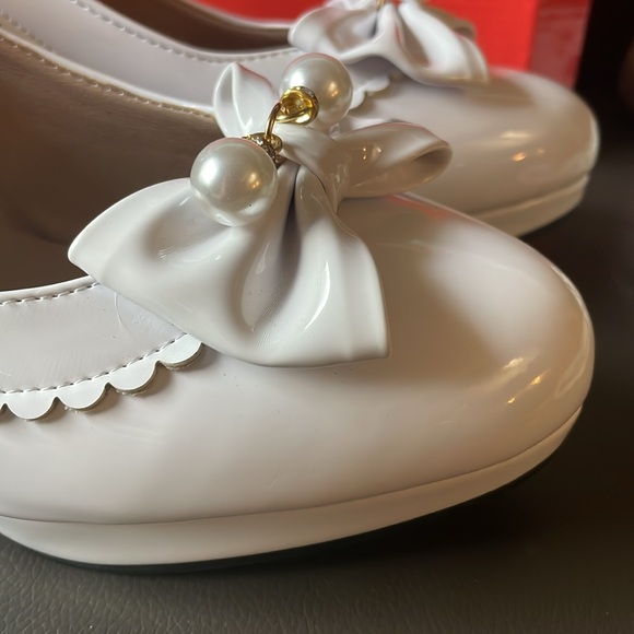 Retro Stage Brand White Heels with Pearls Size 43 fits a size 9 Women’s - Picture 4 of 12